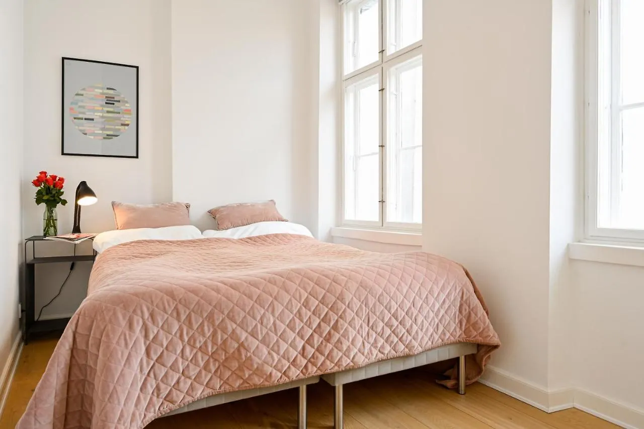Sanders Arrow - Chic Three-Bedroom Apartment In The Middle Of Copenhagen