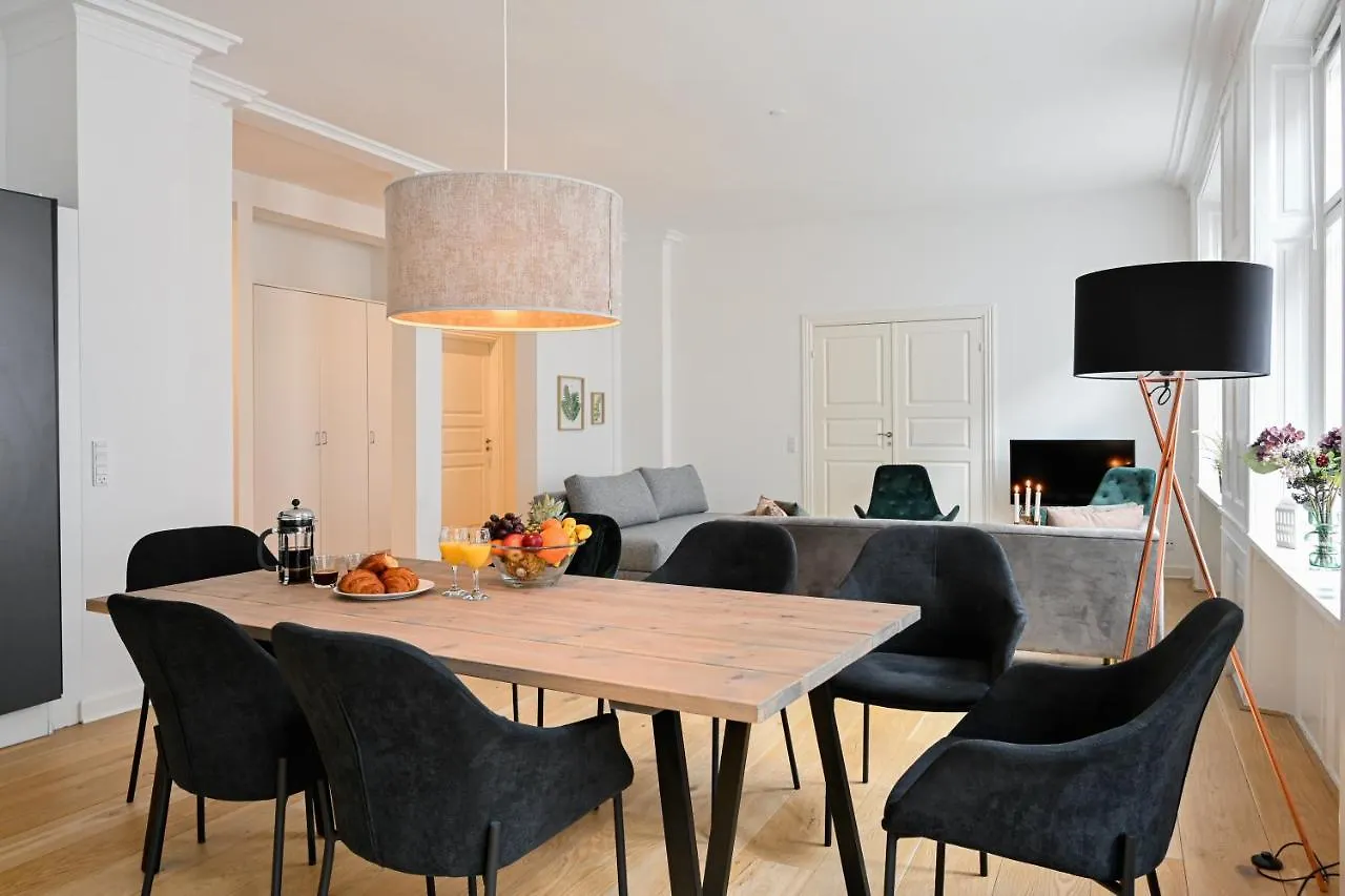 Sanders Arrow - Chic Three-Bedroom Apartment In The Middle Of Copenhagen