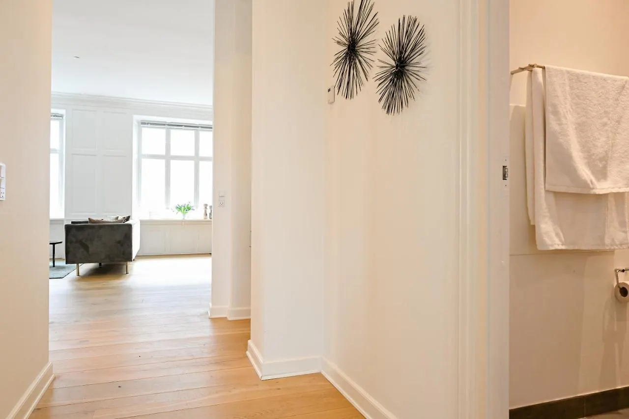 Sanders Arrow - Chic Three-Bedroom Apartment In The Middle Of Copenhagen 0*,
