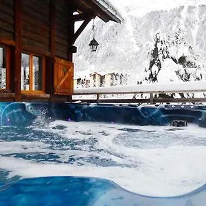 Falcon With Hot Tub - In A Great Location! Chalet Chamonix
