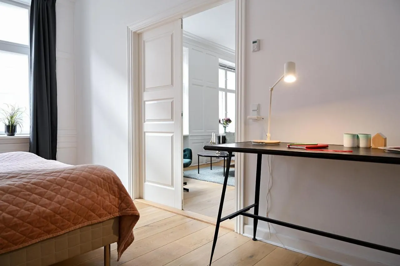 Sanders Arrow - Chic Three-Bedroom Apartment In The Middle Of 코펜하겐