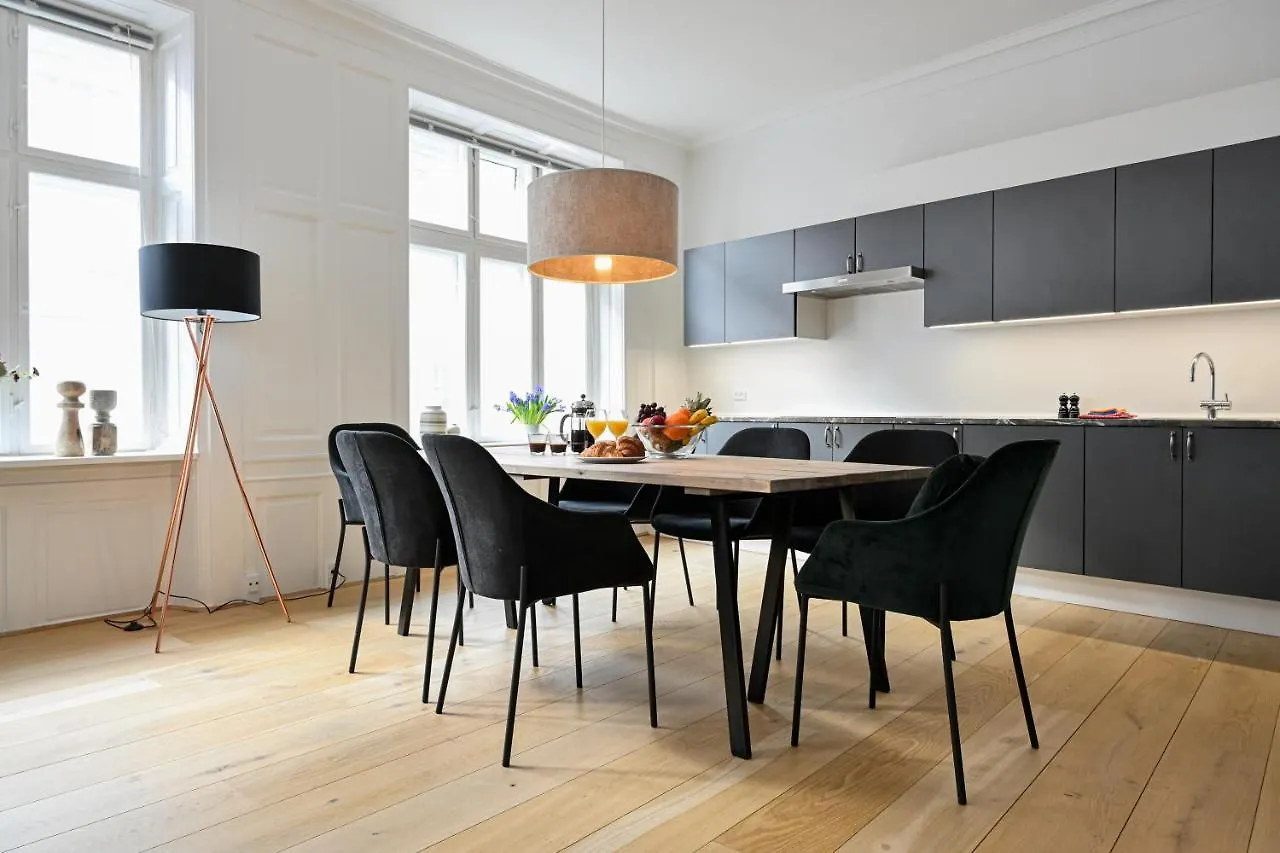 Sanders Arrow - Chic Three-Bedroom Apartment In The Middle Of 코펜하겐